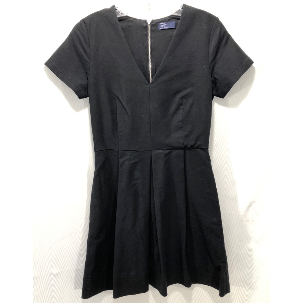 Gap V-neck Black Dress with Empire Waist.  Sz 4.